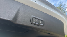 Volvo XC40 2.0 B3P Plus Dark 5dr Auto Petrol Estate